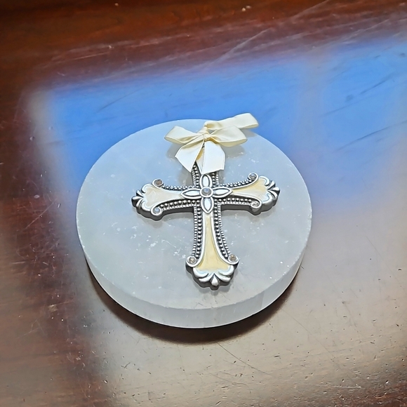 Cross ornament.   Perfect for a gift - Picture 2 of 4